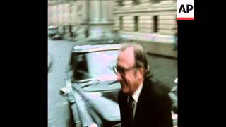 SYND  15-1-73 MEMBERS OF CABINET MEET FOR ECONOMIC TALKS