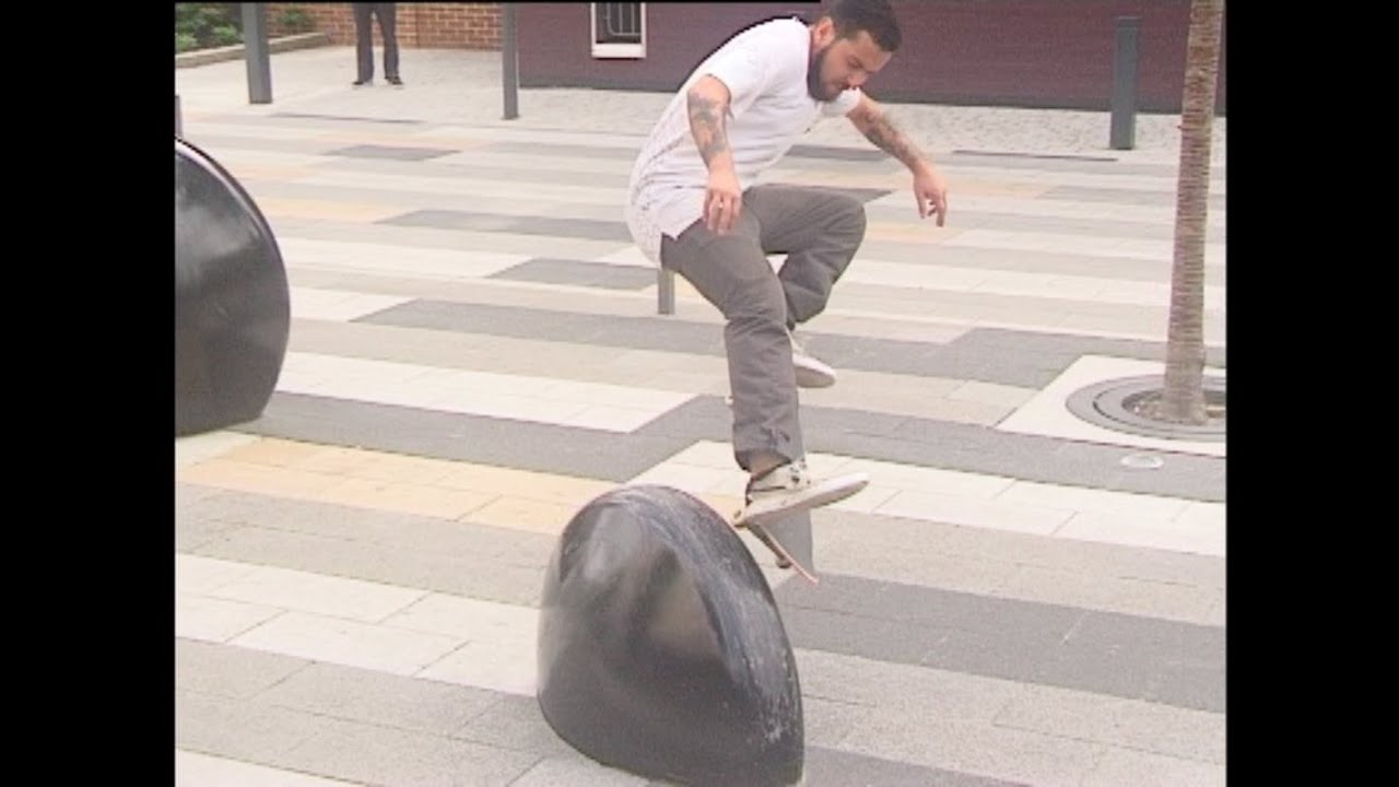 WILD COMMANDOS - TRAILER