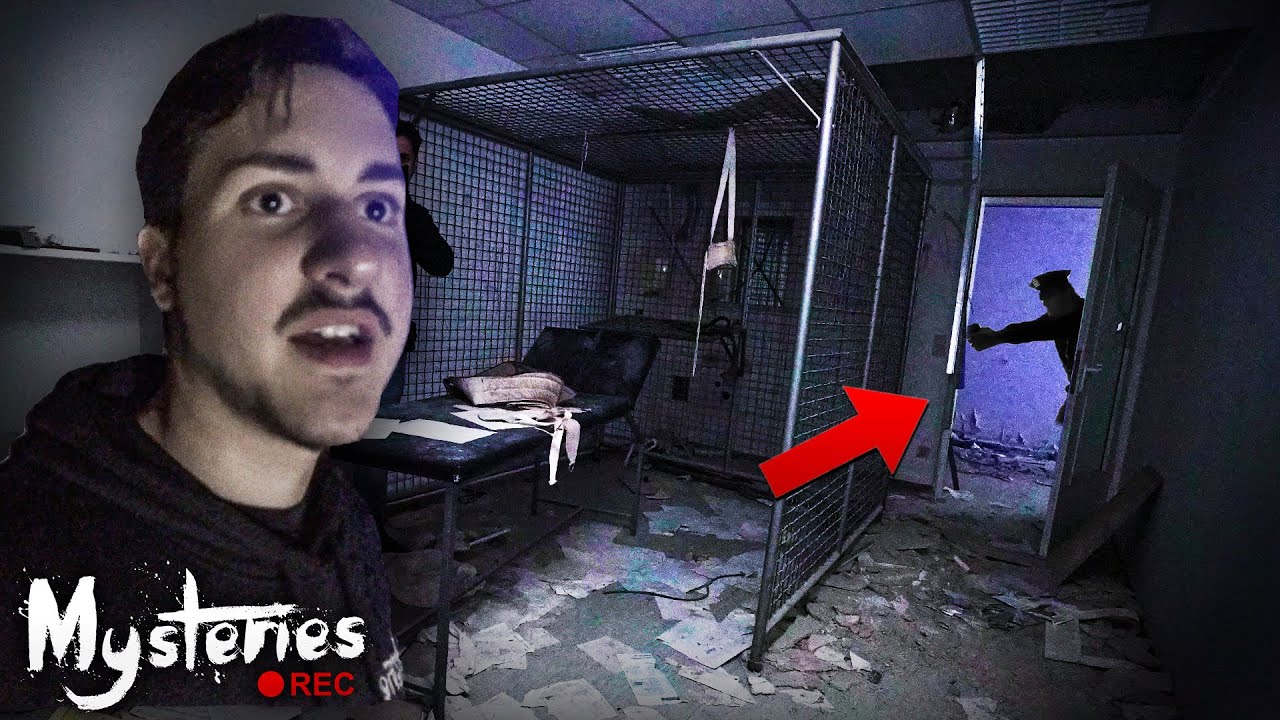 PLÖTZLICH BLAULICHT! 🚨 Erkundung der HORRORKLINIK geht SCHIEF!