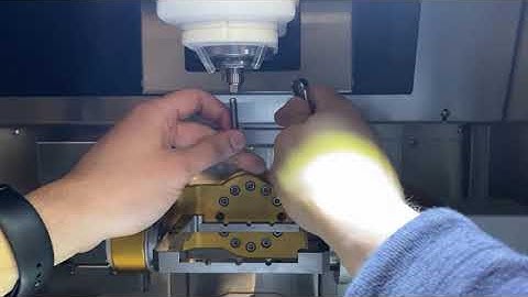 Versamill Maintenance: 5X200 Spindle and Collet Cleaning