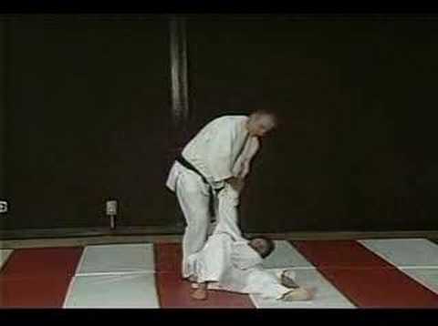 Uki Goshi (Instruction) - YouTube