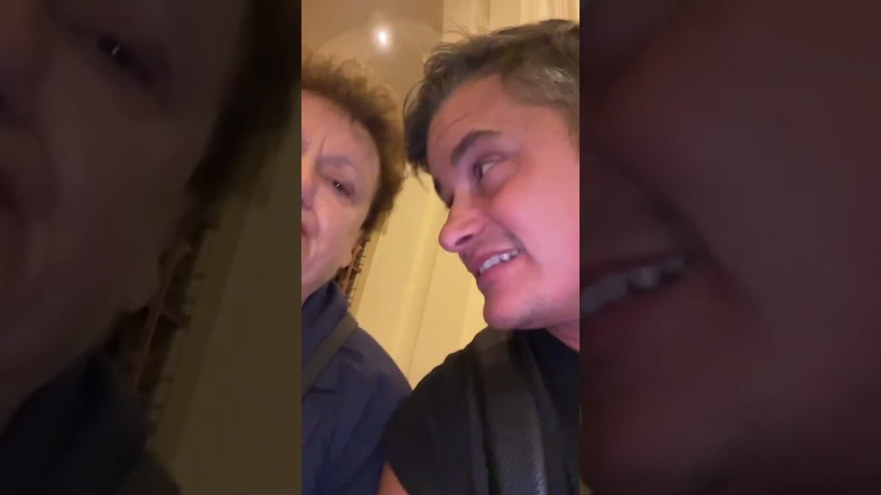 CARLETTO - In chiesa con NONNA MARIA 😂🐊😂