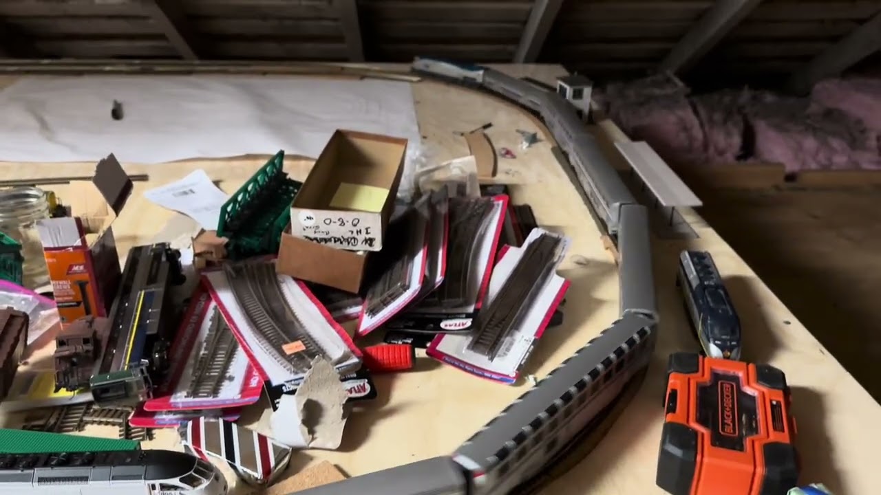 HO scale Amtrak train