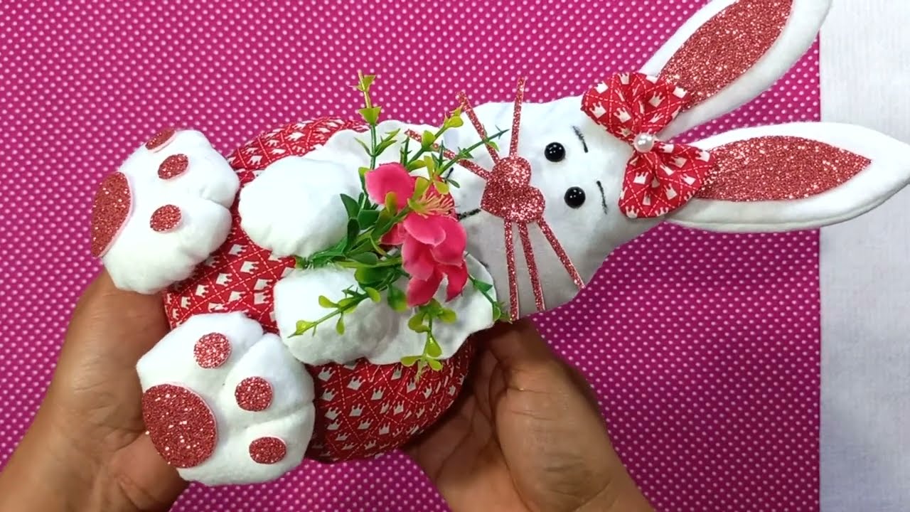 Faça você mesmo essa linda coelhinha peso de porta