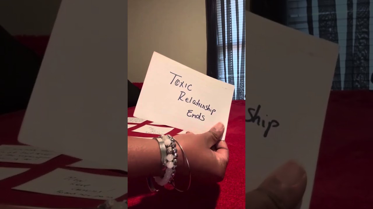 🌍 sign collective - Right when your new person comes in this happens! Use your discernment!