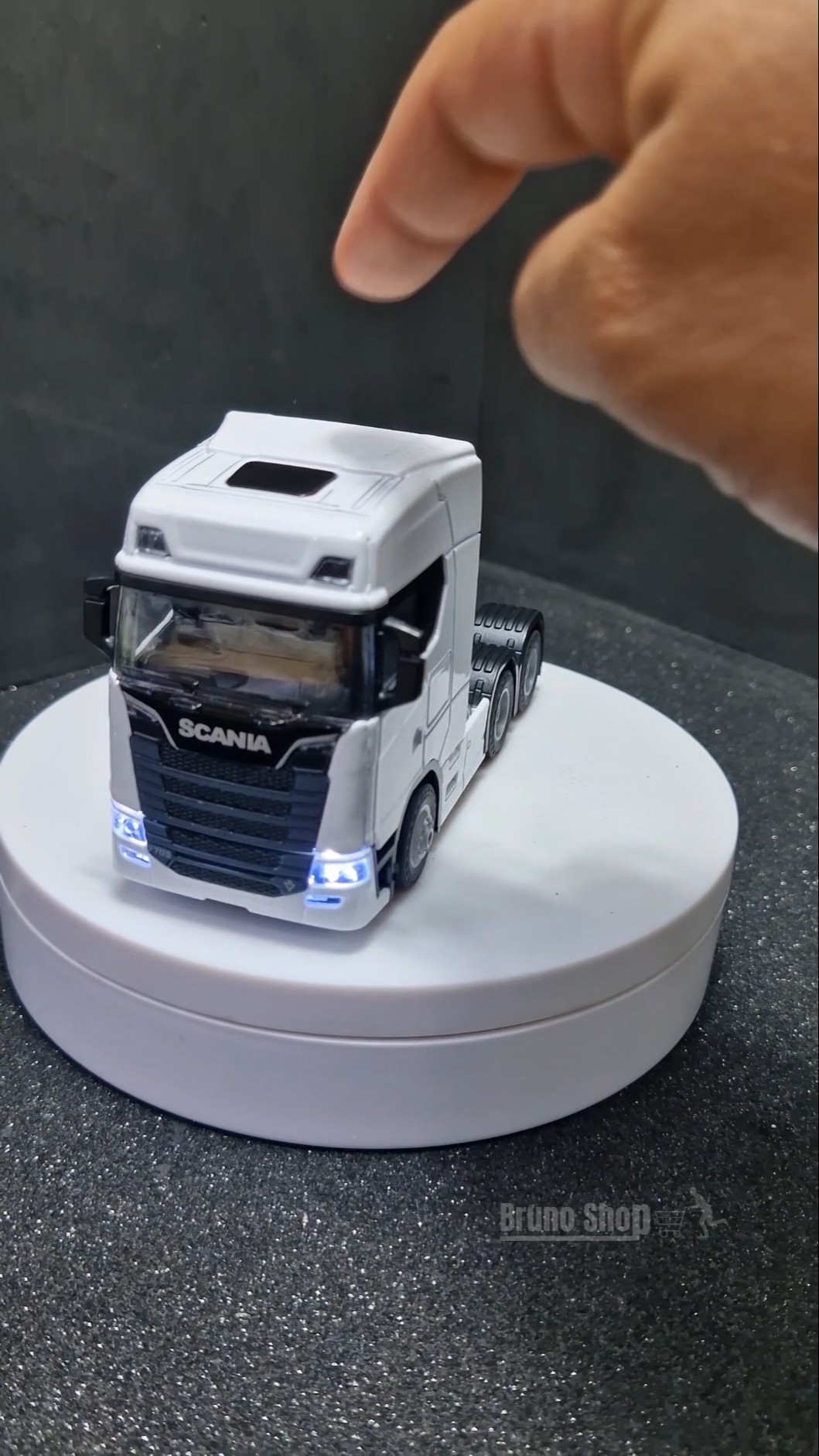 Scania Miniature - YouTube