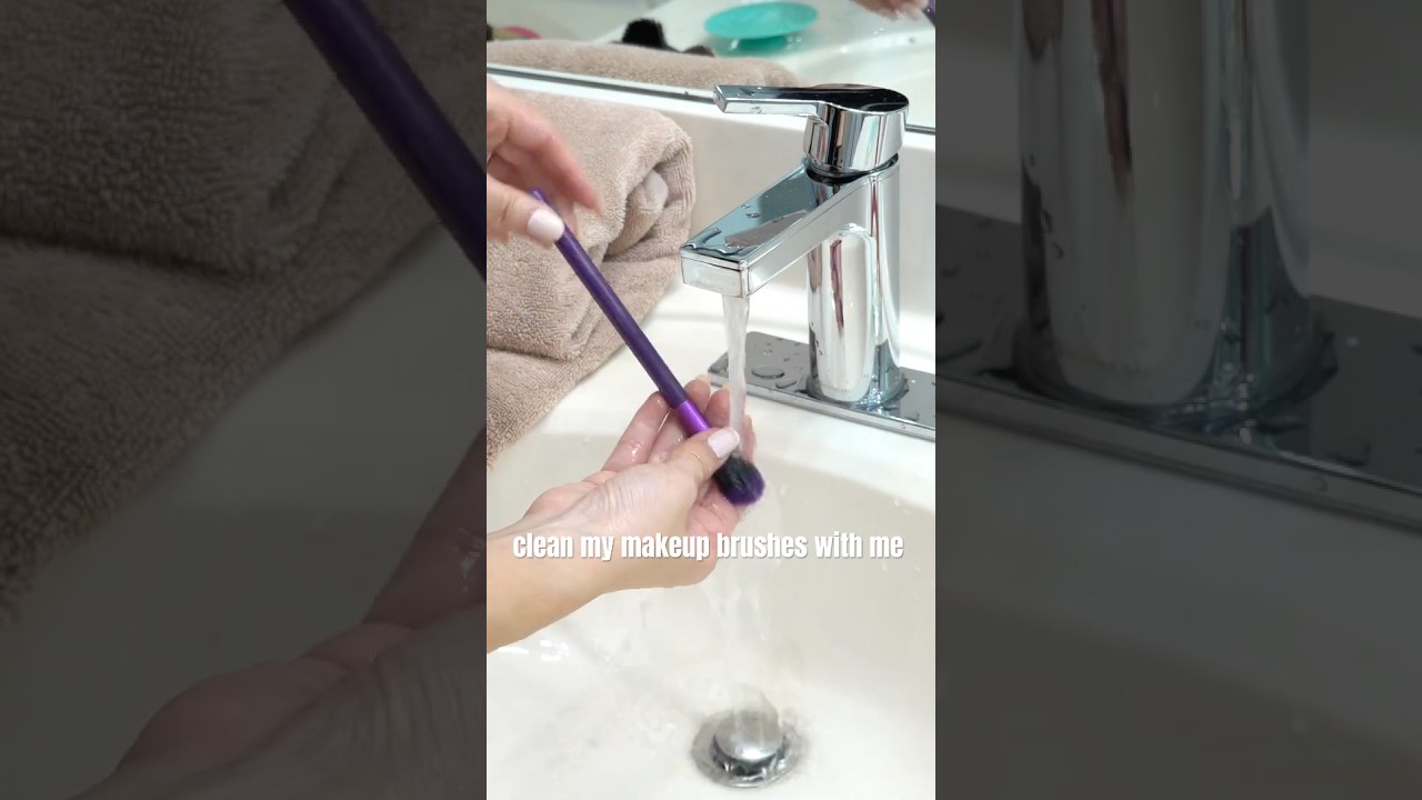 ASMR Deep Cleaning My Makeup Brushes 🧼🫧