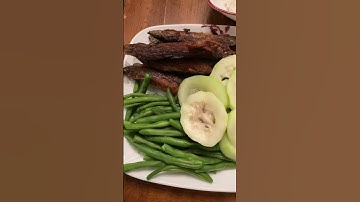 Bữa cơm đậm chất miền tây, ca trạch chiên giòn, đậu que và bầu luộc chấm nước mắm gừng