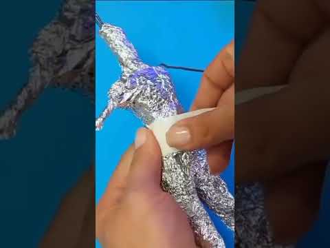 Video: 3 formas de enhebrar en una máquina de coser Singer