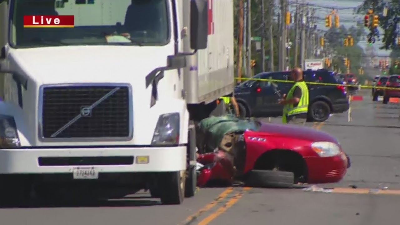 Serious crash shuts down Schenectady streets