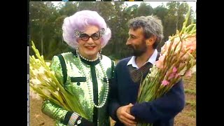 Dame Edna, Burke's Backyard Celebrity Gardener. (Barry Humphries) by BurkesBackyard 1,991 views 1 year ago 9 minutes, 4 seconds