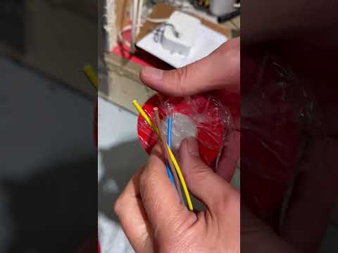 Video: Svorky kabelů usnadňují práci elektrikáře