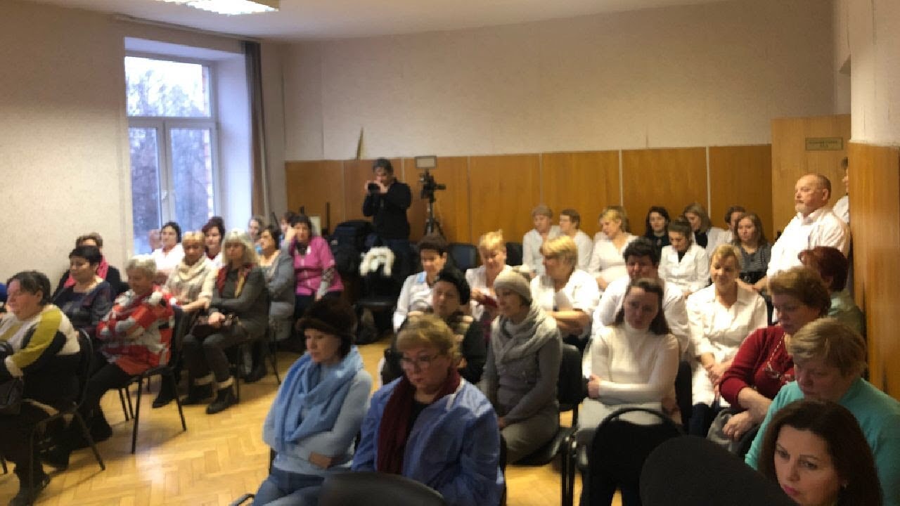 Жители и врачи не дают закрыть роддом №10 в Москве / LIVE 06.02.19