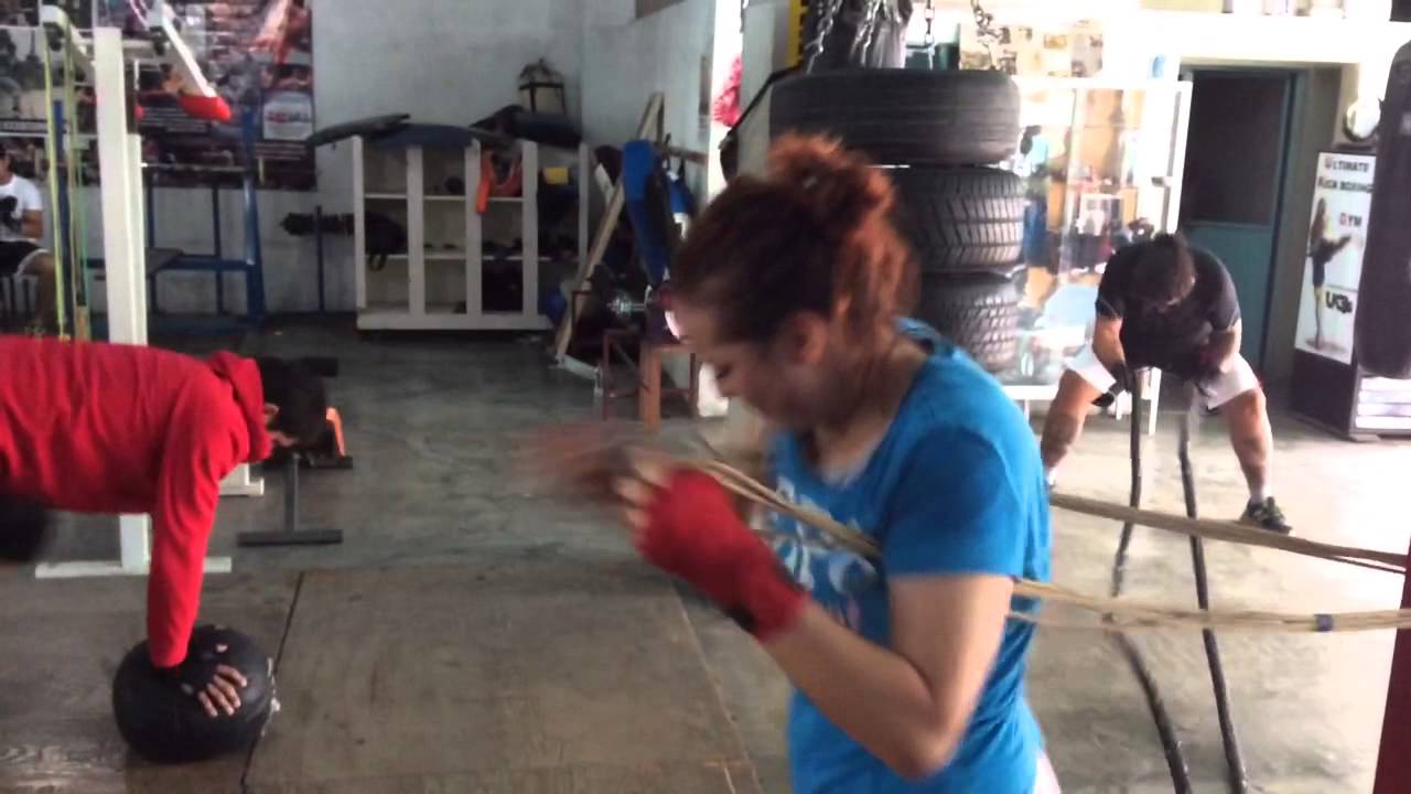 UKG TRAINING ., ROCKY TRAINING, EL REY DE LO QUE AHORA LLAMAN. CROOSFIT... NAAAA. ROCKY ES EL