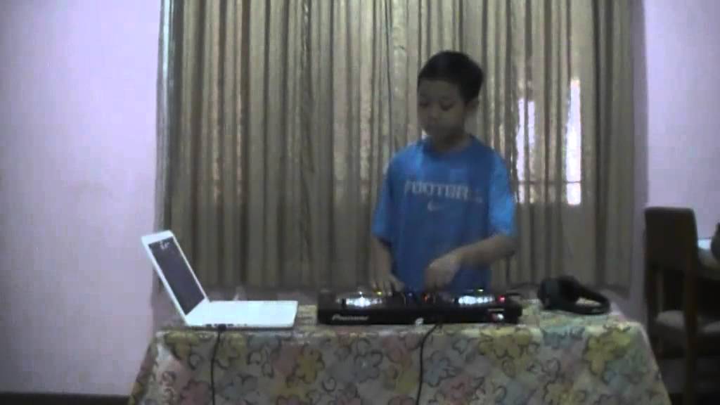 Mixing Gibran ( 13 Years Old DJ ) with Pioneer DDJ-SB. Eps. 005