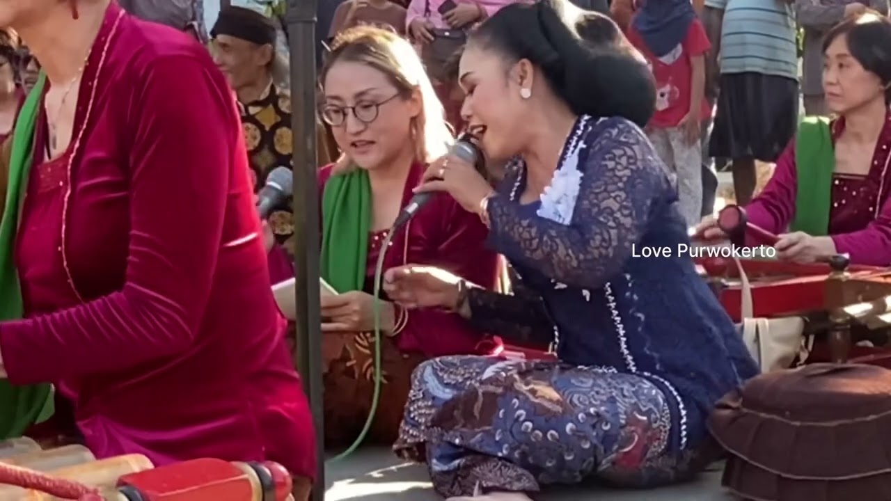 Rombongan dari Jepang Belajar Gending, Calung dan Lengger Banyumasan Part 1 #rianto #jepang #lengger