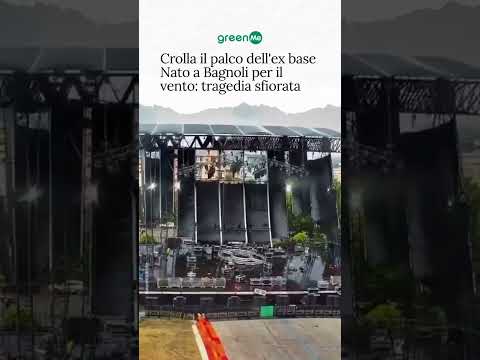 Video Crolla il palco dell'ex base Nato a Bagnoli per il vento tragedia sfiorata