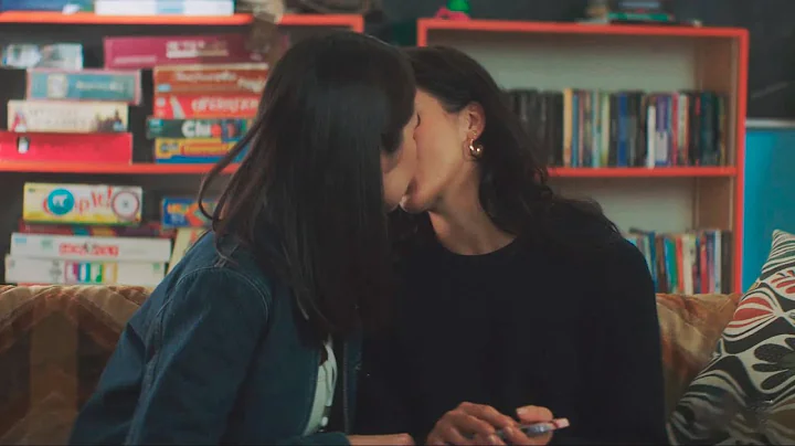 Nancy Drew 3x10 Kiss Scene - Bess and Addy