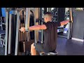How To Do the Rear Delt Fly Machine Correctly | Cómo Hacer la Máquina de Deltoides Posterior