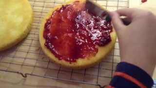 How to Make a Victoria Sponge
