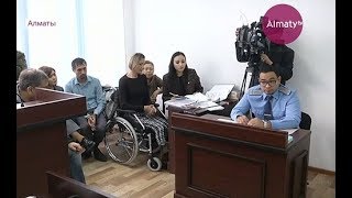 Жол апатынан аяқсыз қалған Екатерина Парафиева айыпкерді жауапқа тарту үшін сотқа келді (24.10.17) Жол апатынан аяқсыз қалған Екатерина Парафиева айыпкерді жауапқа тарту үшін сотқа келді (24.10.17)