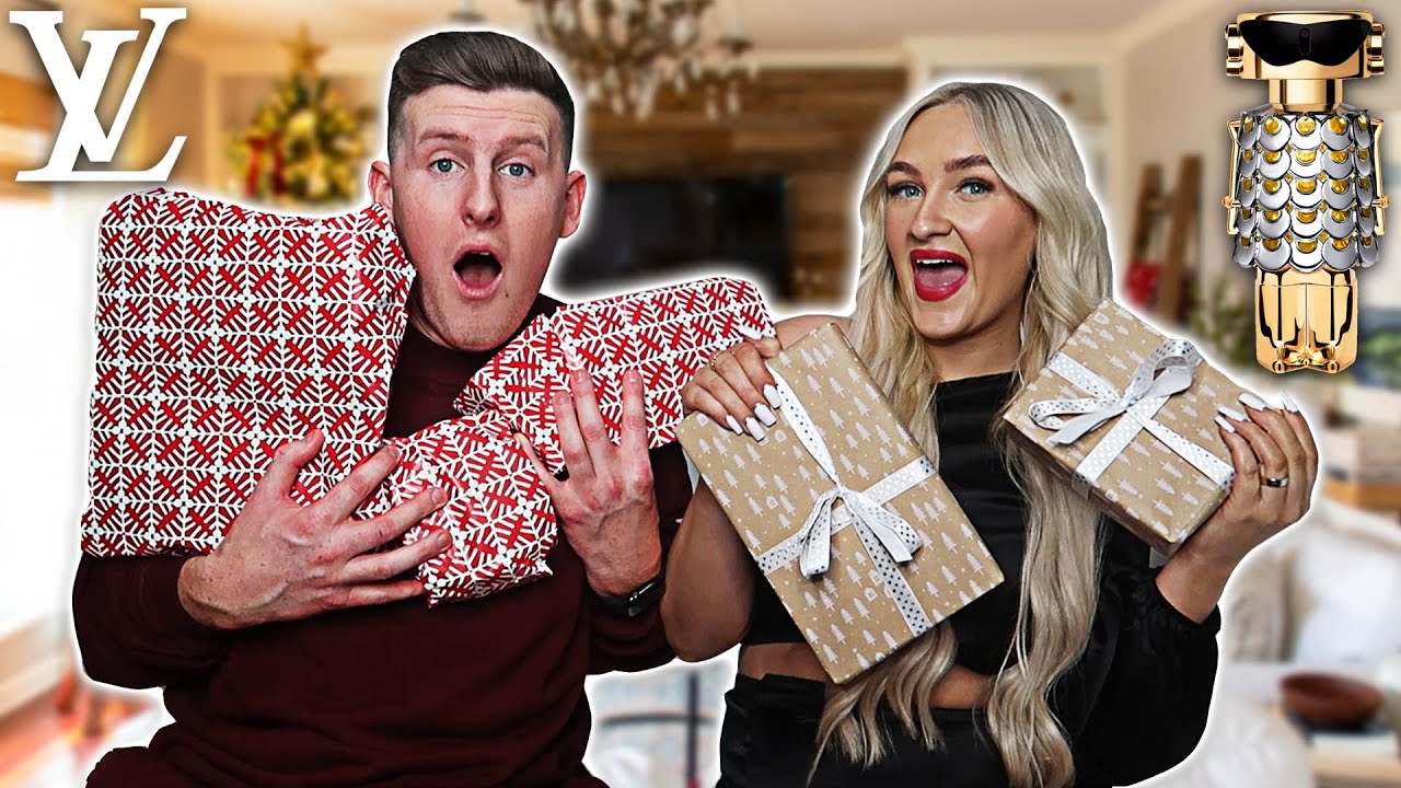 £1,000 PRESENT SWAP WITH GIRLFRIEND!! (WHAT WE GOT EACHOTHER FOR CHRISTMAS 2022)