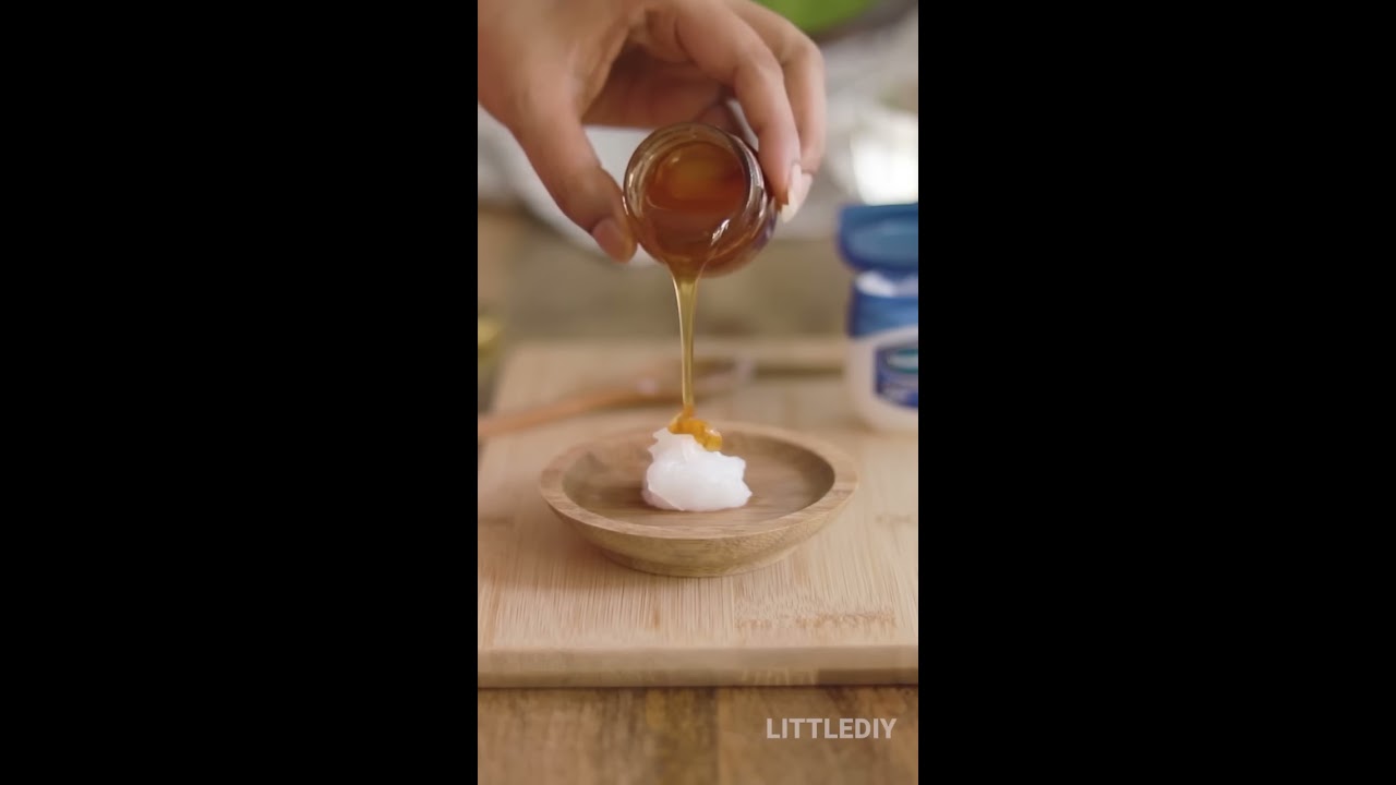 Amazing hack to Smooth dry chapped lips overnight with just 2 ingredients