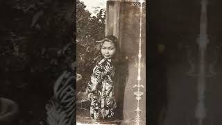 I saw my mom old pics during her 20's