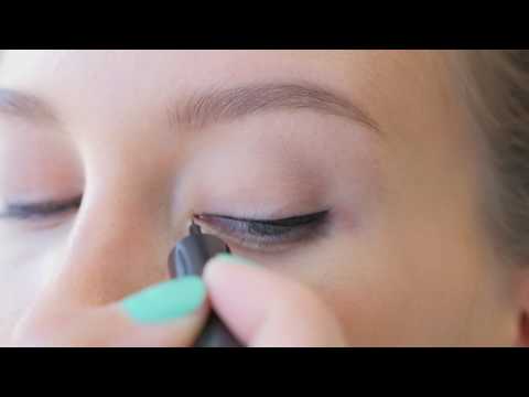 Video: Kuinka tehdä eyeliner hupulla