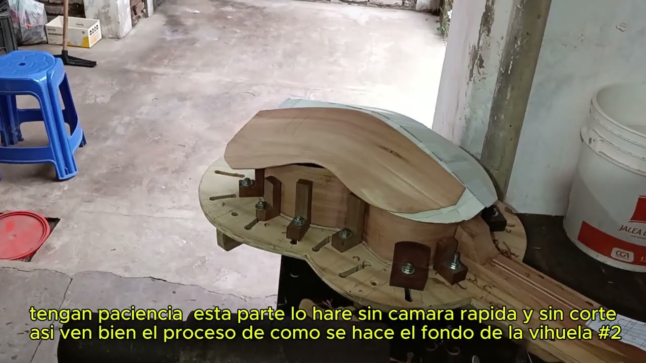 doblar aros y fondo de la vihuela 4 de11 Luthier Facundo Miño