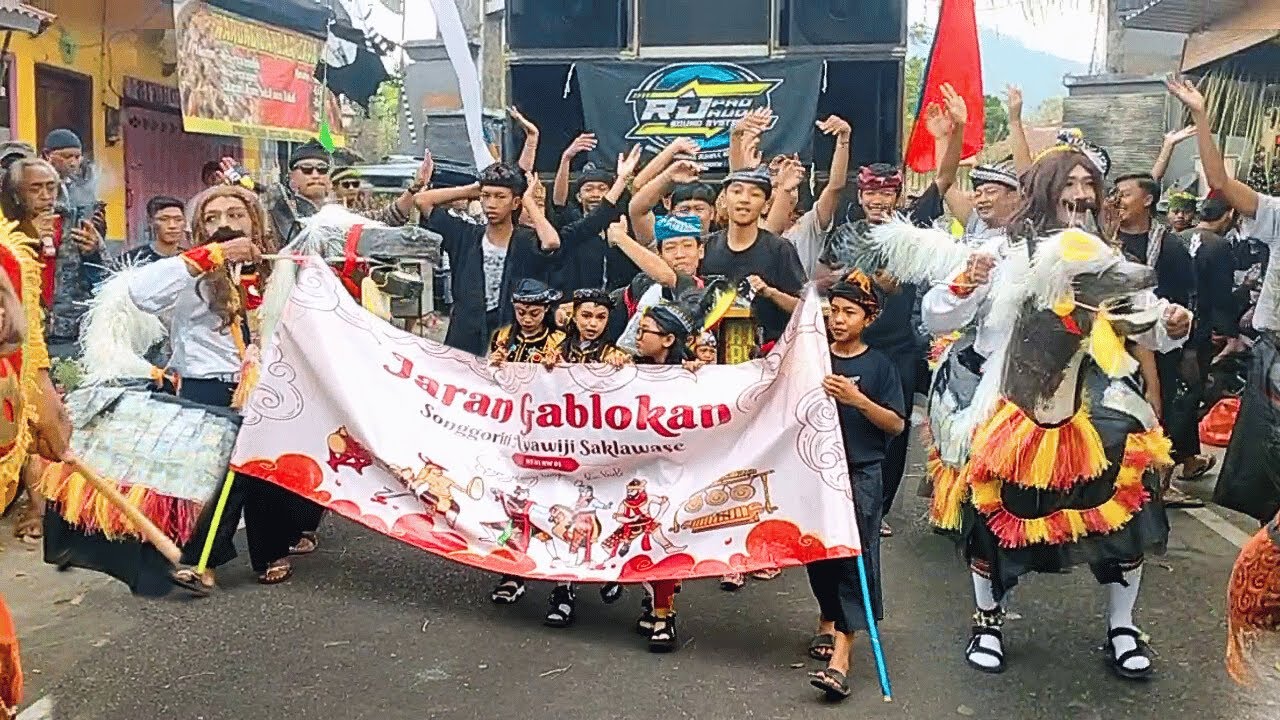 Karnaval Horeg Songgoriti: RT 01 RW 01