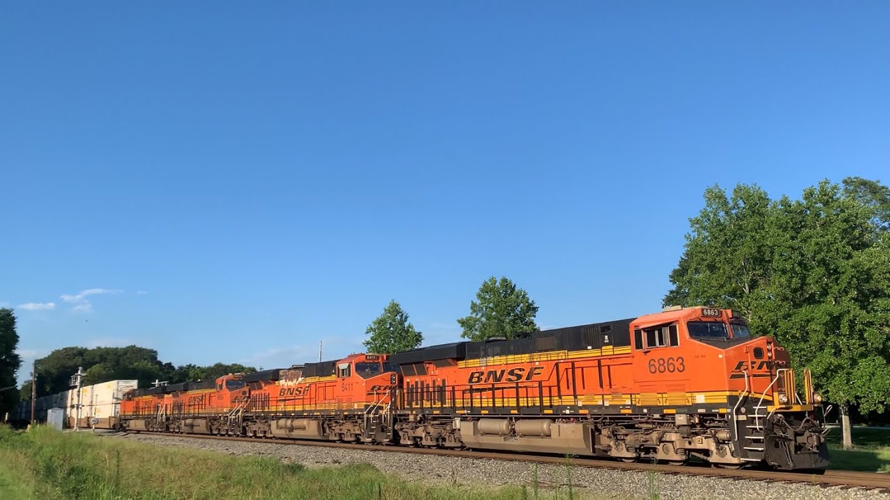 NS 283 charges south through Cowpens, SC YouTube