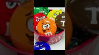 DIY M&M Christmas Ornaments #christmascrafts #diycrafts #christmasdecor