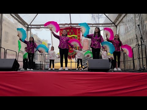 Chinese Fan Dance ~ 2023 Lunar New Year San Francisco // West Portal Elementary School