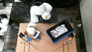 Towards Robust Product Packing with a Minimalistic End-Effector - v1 #08 (1/2)
