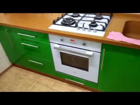 Мебель для кухни. Крашенненые фасады в алюминиевой рамке. Столешница из искусственного камня.