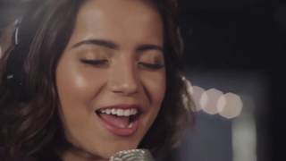 Isabela Moner singing I’ll Stay (All clips) Resimi