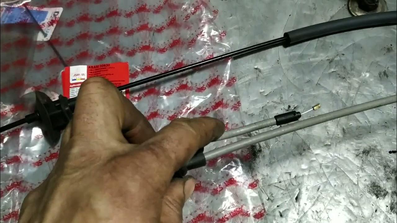 Замена троса капота (тросов корректора фар) Рено Сандеро - YouTube