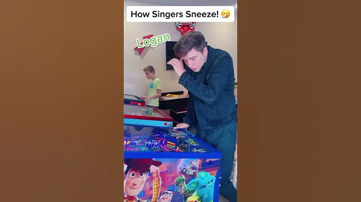 HOW SINGERS SNEEZE!!!  #sharpefamilysin...  #short...