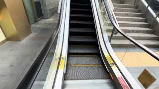 2010 Schindler 9300AE escalators at nex (near Serangoon MRT Exit B) 2010 Schindler 9300AE escalators at nex (near Serangoon MRT Exit B)