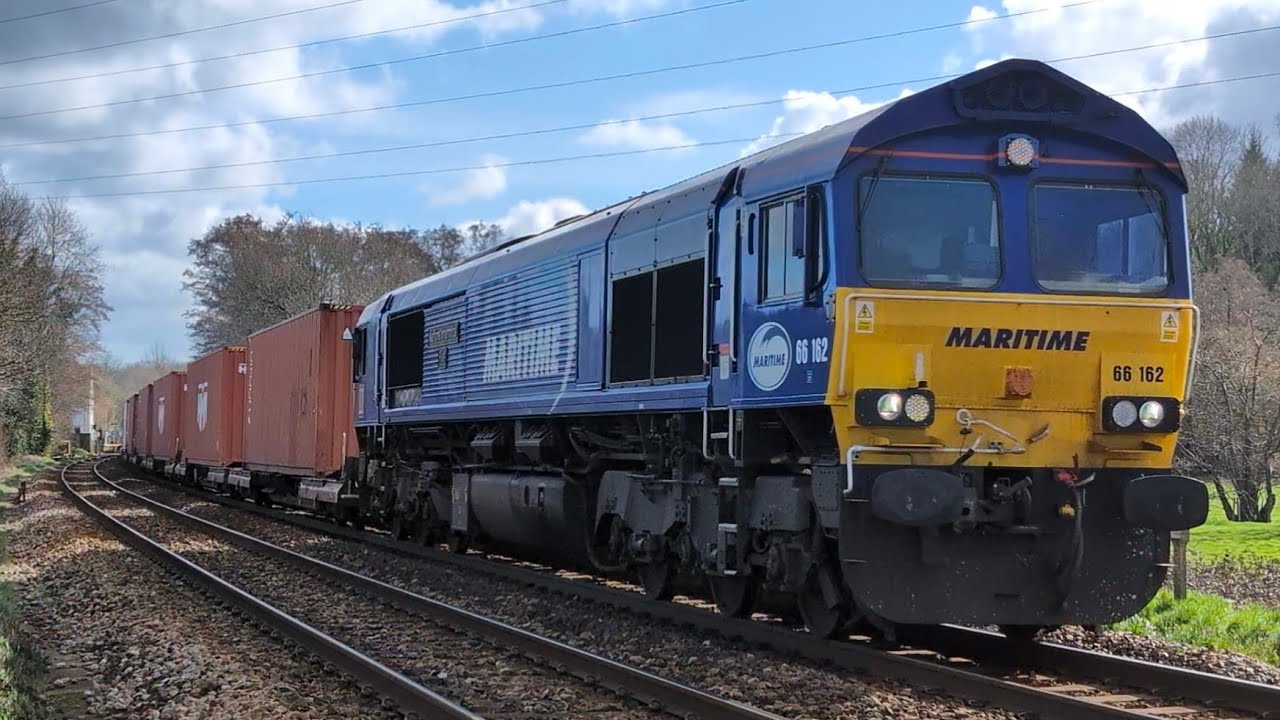 Mottisfont & Dunbridge - Freight Diversions and Many Tones