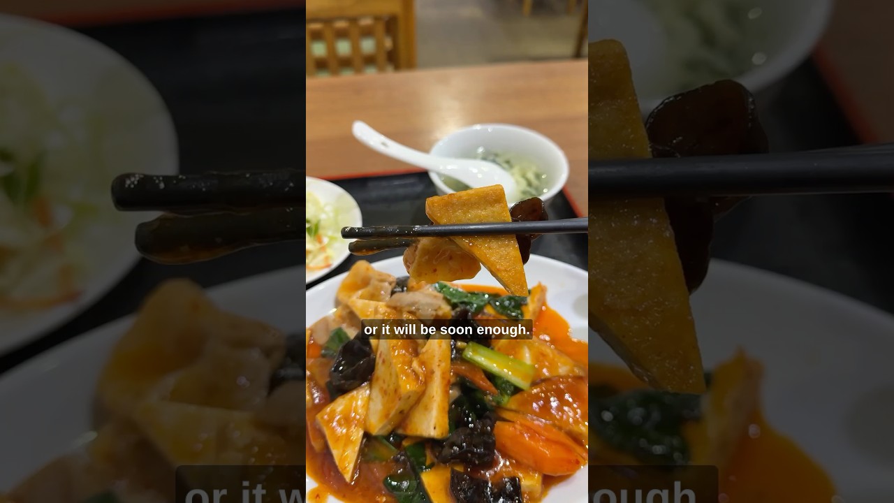 Trying a restaurant with no customers in Japan