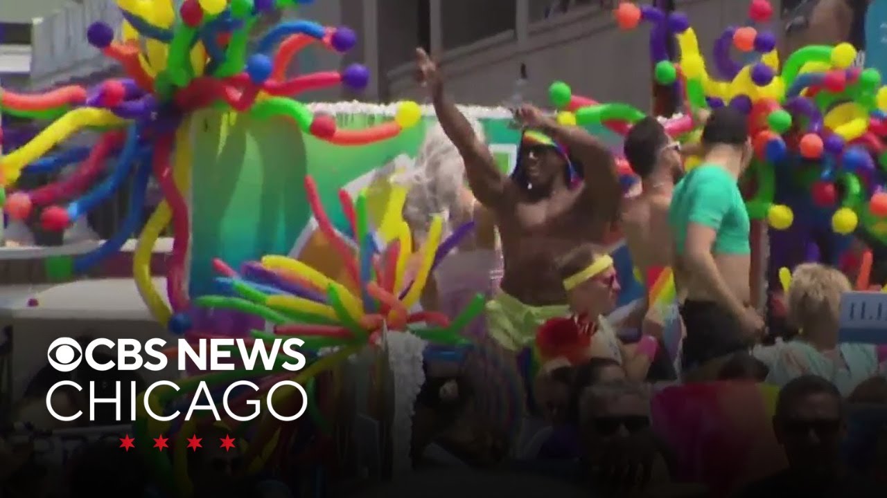 54th Chicago Pride Parade stepping off on North Side