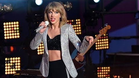 Taylor Swift - Shake It Off (Live on New Year