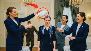видео: На встрече выпускников меня унижали словами:Ты нищаяНо их мужья-генералы упали передо мной на колени картинка: На встрече выпускников меня унижали словами:Ты нищаяНо их мужья-генералы упали передо мной на колени