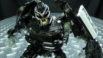 Studio Series Deluxe BARRICADE: EmGo