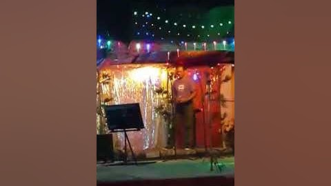 " rindumu rinduku " penyanyi asal broery marantika ".