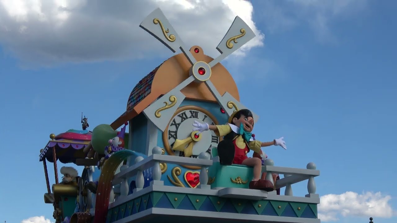 東京ディズニーランド歴代パレード曲名 昼パレード 夜パレード ハピエル