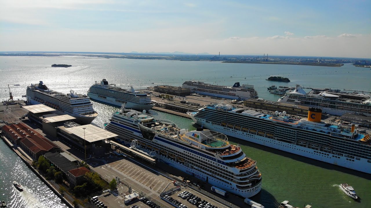 cruise ships in port venice