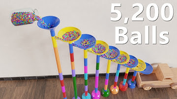 Marble Run Animation : colorful and small marbles rolling